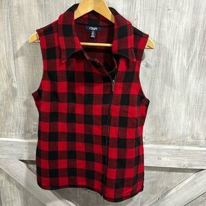 Women’s large red and black Chaps 100% cotton zip up vest. J1